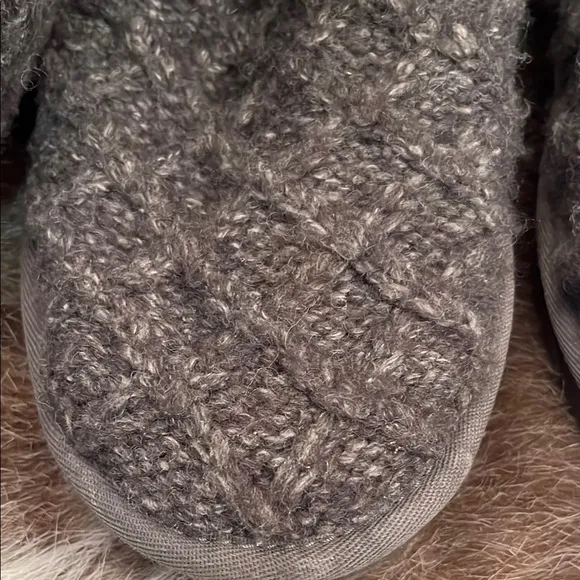 Cozy‎ Grey Quilted Women's Boots