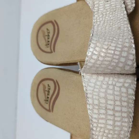 Dansko Sophie slip-on slides sandals womans size 9.5-10.  EU 40