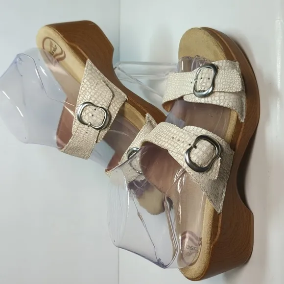 Dansko Sophie slip-on slides sandals womans size 9.5-10.  EU 40