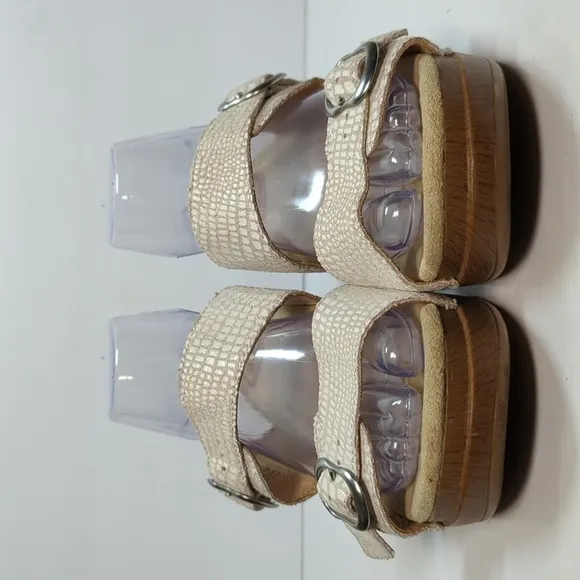 Dansko Sophie slip-on slides sandals womans size 9.5-10.  EU 40