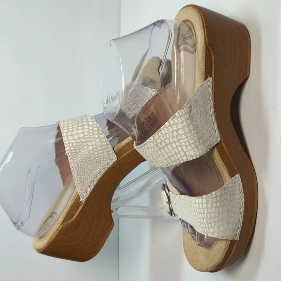 Dansko Sophie slip-on slides sandals womans size 9.5-10.  EU 40
