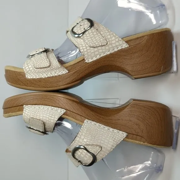 Dansko Sophie slip-on slides sandals womans size 9.5-10.  EU 40