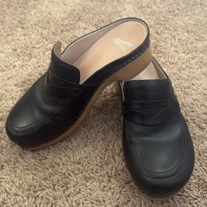 Dansko Women Black Bel Oiled Leather Clog Size 37/7.5