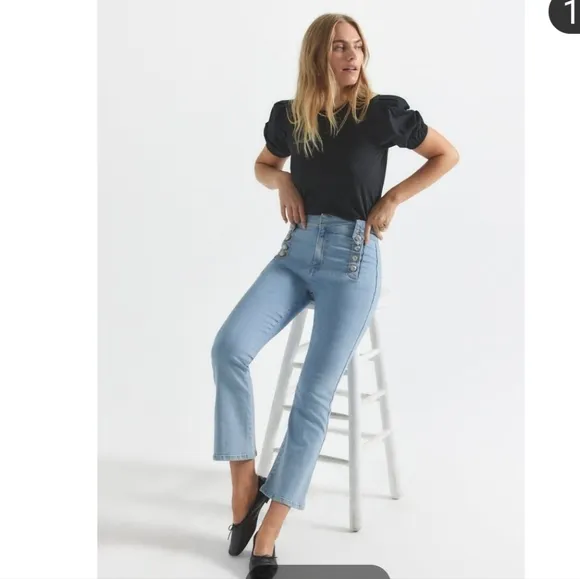 DEREK LAM Crop Blue Button-Detail Jeans. Size 29