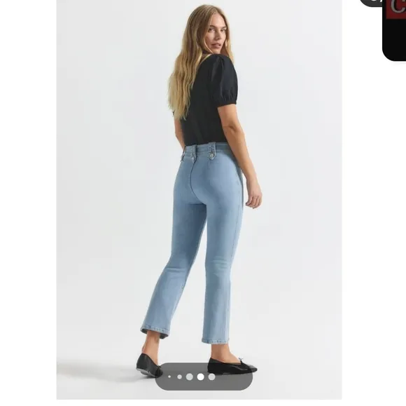 DEREK LAM Crop Blue Button-Detail Jeans. Size 29