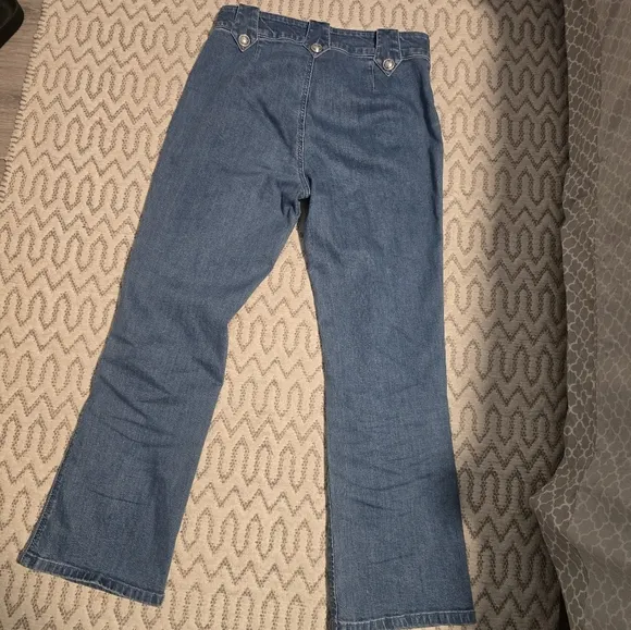DEREK LAM Crop Blue Button-Detail Jeans. Size 29
