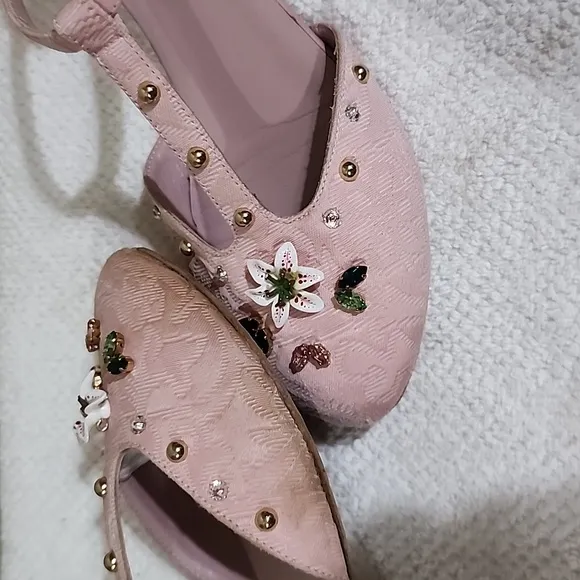 Dolce &amp; Gabbana Pink Flats with Whimsical Cat Design