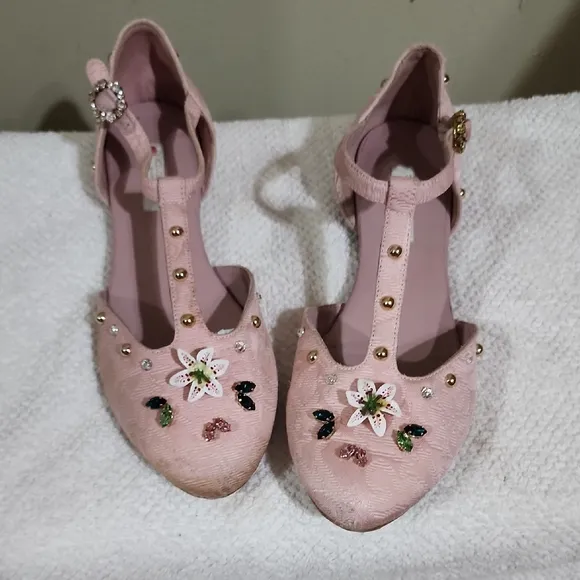 Dolce &amp; Gabbana Pink Flats with Whimsical Cat Design