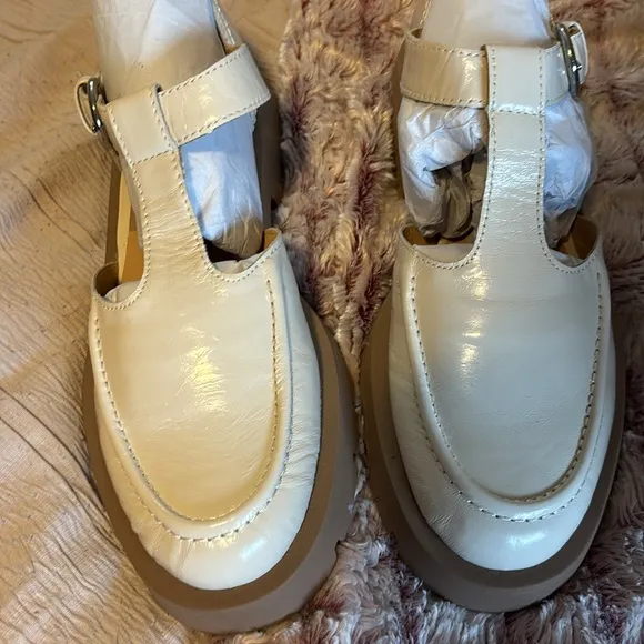 Dolce Vita Emilio Flats Cream Crinkle Patent Leather  7.5 NEW in Box Mary Jane