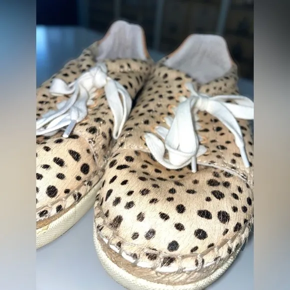Dolce Vita Size 8.5 Women’s Madox Calf Hair Leopard-Print Sneakers •Low Top EGUC