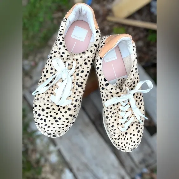 Dolce Vita Size 8.5 Women’s Madox Calf Hair Leopard-Print Sneakers •Low Top EGUC