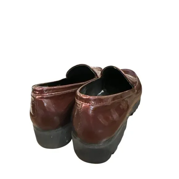 Donald Pliner Womens Burgundy Patent Leather Loafers Size 9, Pre-Owned Good Con