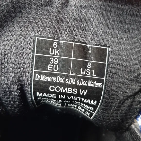 Dr. Martens combat boots size 8 NEW
