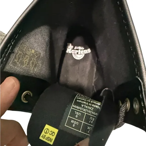 Dr. Martens Zavala Air Wair Black Boots AW004 Women's Size 8