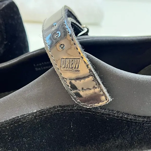 Drew Woman's Rose Mary Jane Comfort Shoes Black Velvet Patent Leather Size 9M
