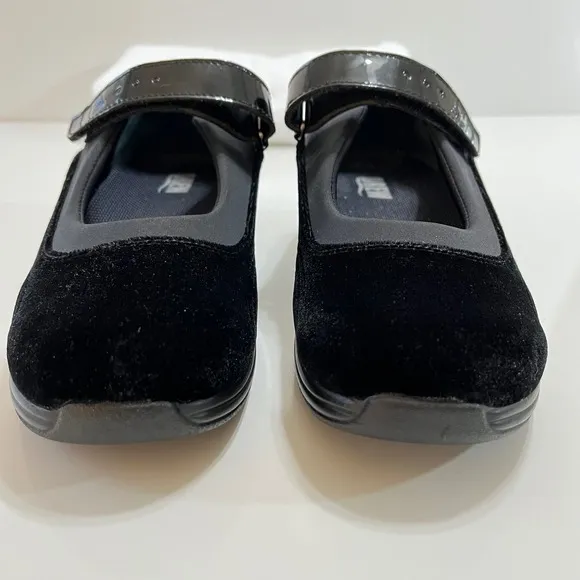 Drew Woman's Rose Mary Jane Comfort Shoes Black Velvet Patent Leather Size 9M