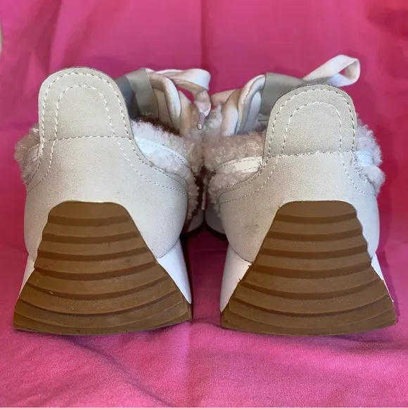DV by Dolce Vita Bynx Sherpa Fuzzy Ecru Platform Sneaker White Cream Ivory 6.5