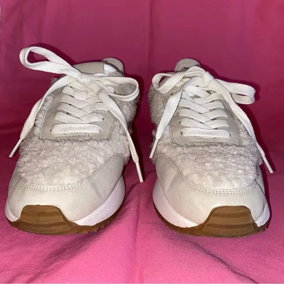 DV by Dolce Vita Bynx Sherpa Fuzzy Ecru Platform Sneaker White Cream Ivory 6.5