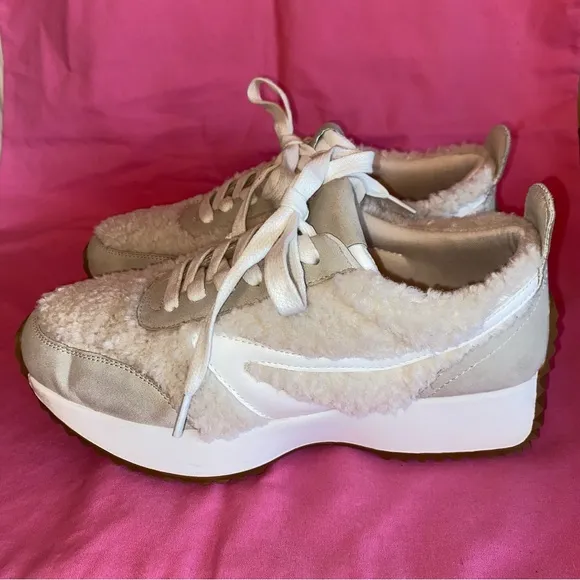 DV by Dolce Vita Bynx Sherpa Fuzzy Ecru Platform Sneaker White Cream Ivory 6.5