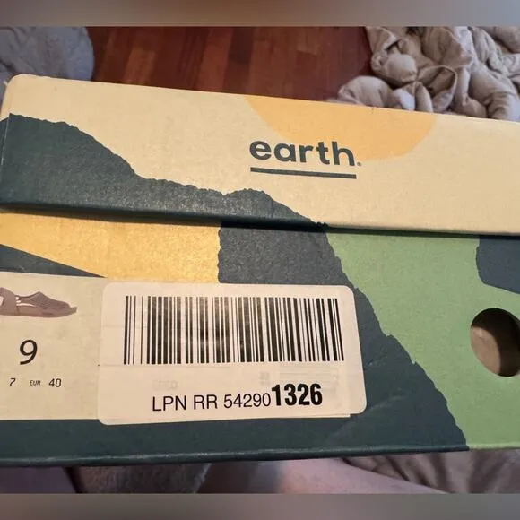 EARTH Linden Laveen Suede Peep Toe Slingback Sandals Size 9 New in Box MSRP $110