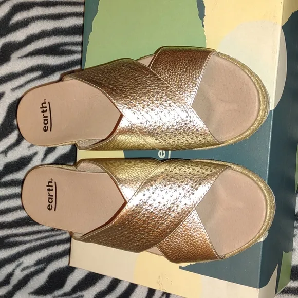 👣EARTH Madena Marigold Slides gold footwear