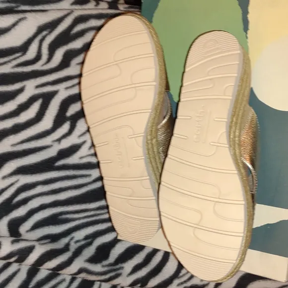 👣EARTH Madena Marigold Slides gold footwear