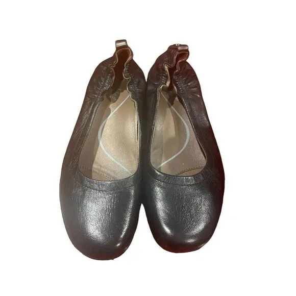 EARTHIES Tolo Elasticized Edge Flats 8.5 B. Black leather