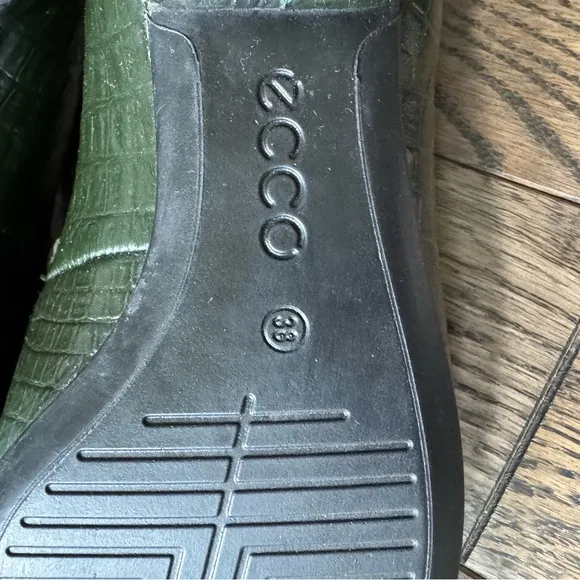 Ecco Green Leather Slip-On Loafers