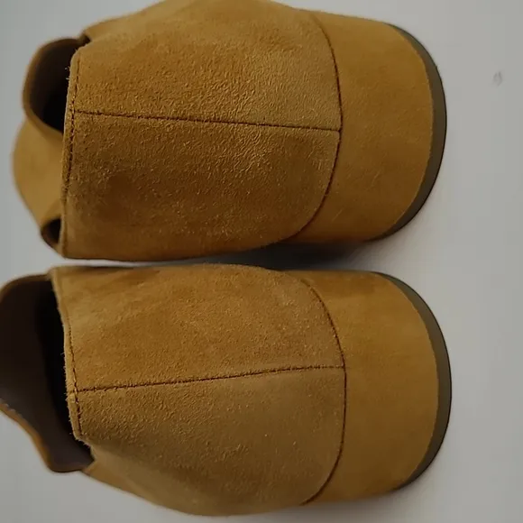 EILEEN FISHER ELAN SUEDE LOAFERS GOLDENROD BLOCK HEELS ALMOND TOE WOMENS 10