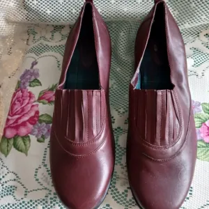 Elegant Burgundy Women's Loafers