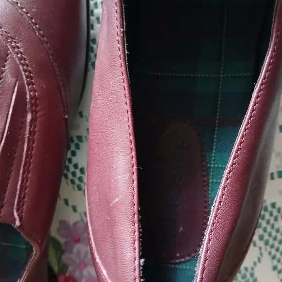 Elegant Burgundy Women's Loafers