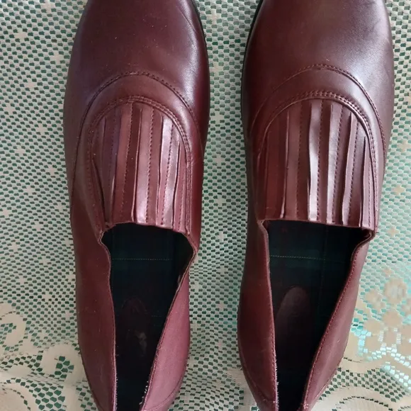 Elegant Burgundy Women's Loafers