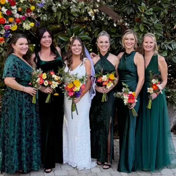 Emerald Green ✨ Convertible Infinity Bridesmaid Dress – One Size Fits Most