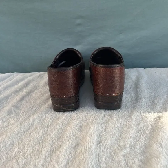 EUC Dansko Brown Leather Comfort Slip-On Clogs EU 40