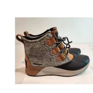 EUC Sorel Women’s NL4228-224 Waterproof Suede‎ &amp; Felt Lace-Up Boots - Size 8