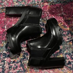 Extremely rare!!!  Hunter high heel Chelsea ankle boots