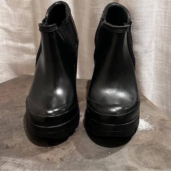 Extremely rare!!!  Hunter high heel Chelsea ankle boots