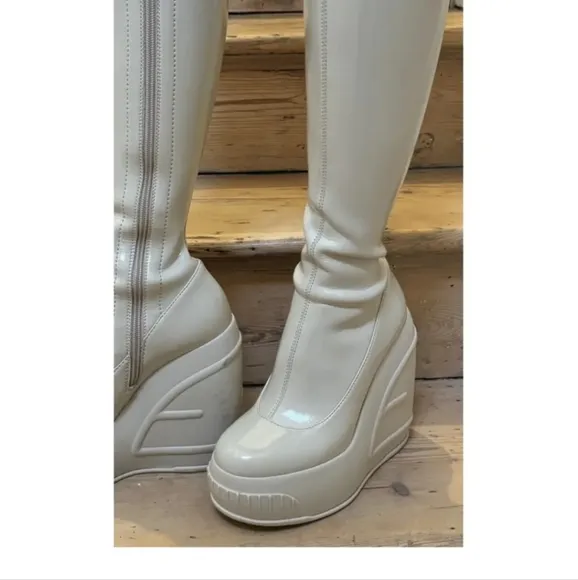 Fendi Cream Platform Winter Boots