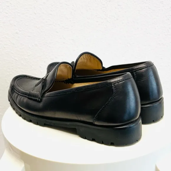 Ferragamo Black Leather Lug Sole Shies Loafers