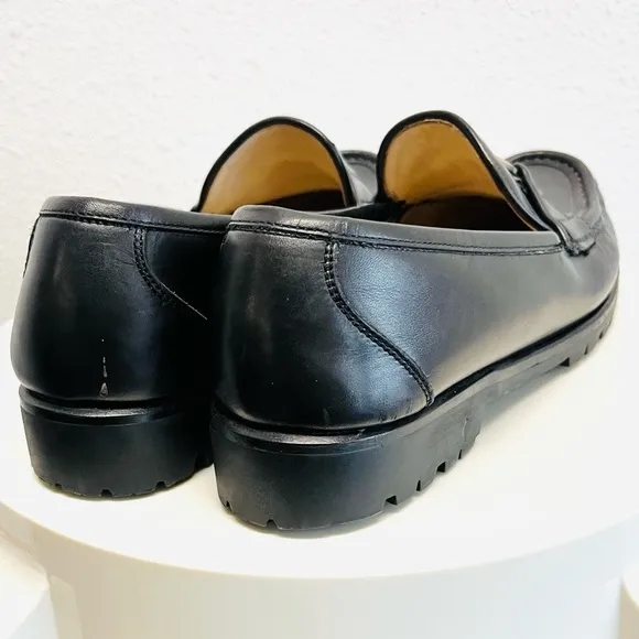 Ferragamo Black Leather Lug Sole Shies Loafers