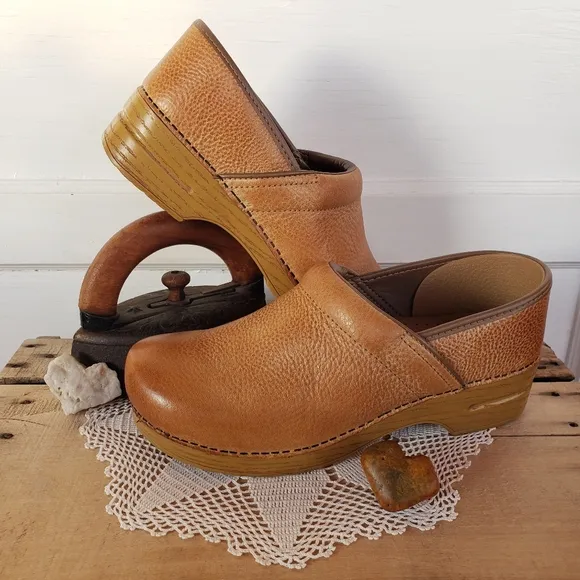 🌿FLASH🌟SALE🌿Honey Dansko Pro Clogs Burnished Distressed Leather 10.5-11 MEN'S