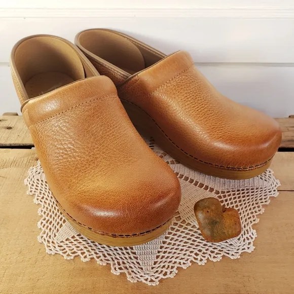🌿FLASH🌟SALE🌿Honey Dansko Pro Clogs Burnished Distressed Leather 10.5-11 MEN'S