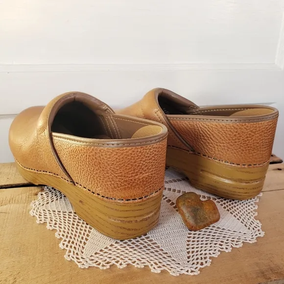 🌿FLASH🌟SALE🌿Honey Dansko Pro Clogs Burnished Distressed Leather 10.5-11 MEN'S