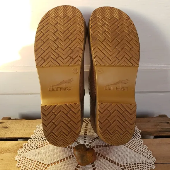 🌿FLASH🌟SALE🌿Honey Dansko Pro Clogs Burnished Distressed Leather 10.5-11 MEN'S
