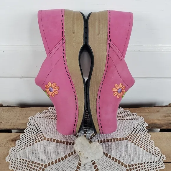 Flower Power Dansko Pro Clog Pink  Embroidered Nubuck Suede Girls Boho EU 30 35