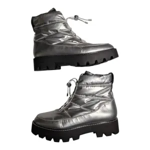 Franco Sarto Bucana Silver Metallic Quilted Puffer Lug Sole Toggle Boots Sz 8.5