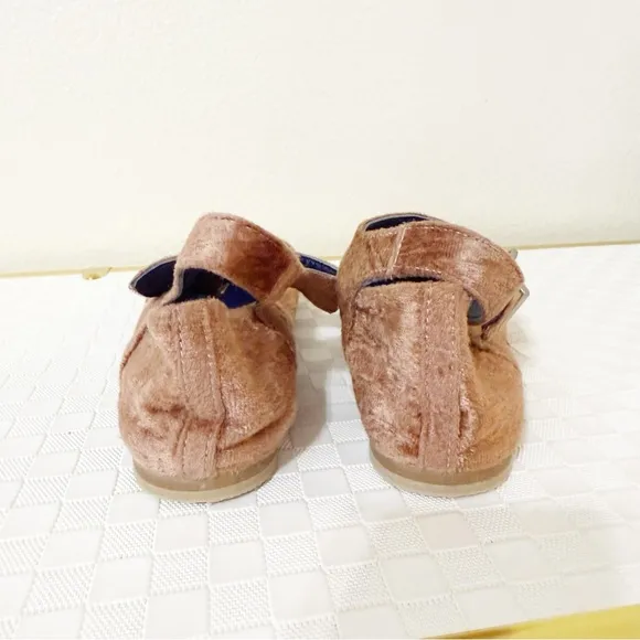Free People Mystic Mary Jane Crushed Velvet Cinnamon Mauve Buckle Flats Size 40