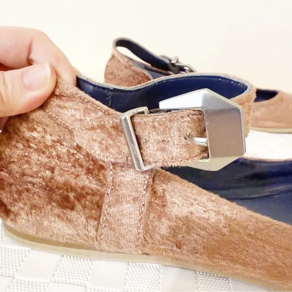 Free People Mystic Mary Jane Crushed Velvet Cinnamon Mauve Buckle Flats Size 40