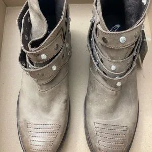 Freebird Tan Combat Moto Boots with Quilted Detailing