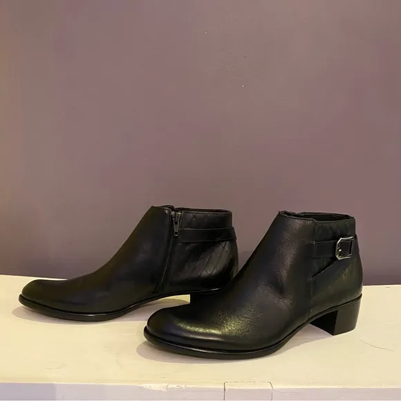 FS1993 EUC $245 Munro Jolyn Ankle Boots size 10 SS
